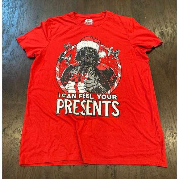 STAR WARS CHRISTMAS DARTH VADER T-Shirt Large Red Holiday Presents Graphic Tee - Picture 1 of 2